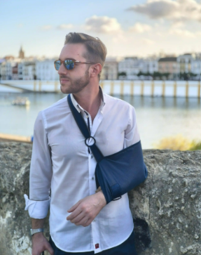 <em><strong>Antonio G.</strong></em>